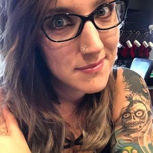 Meet your Posher, Leanne